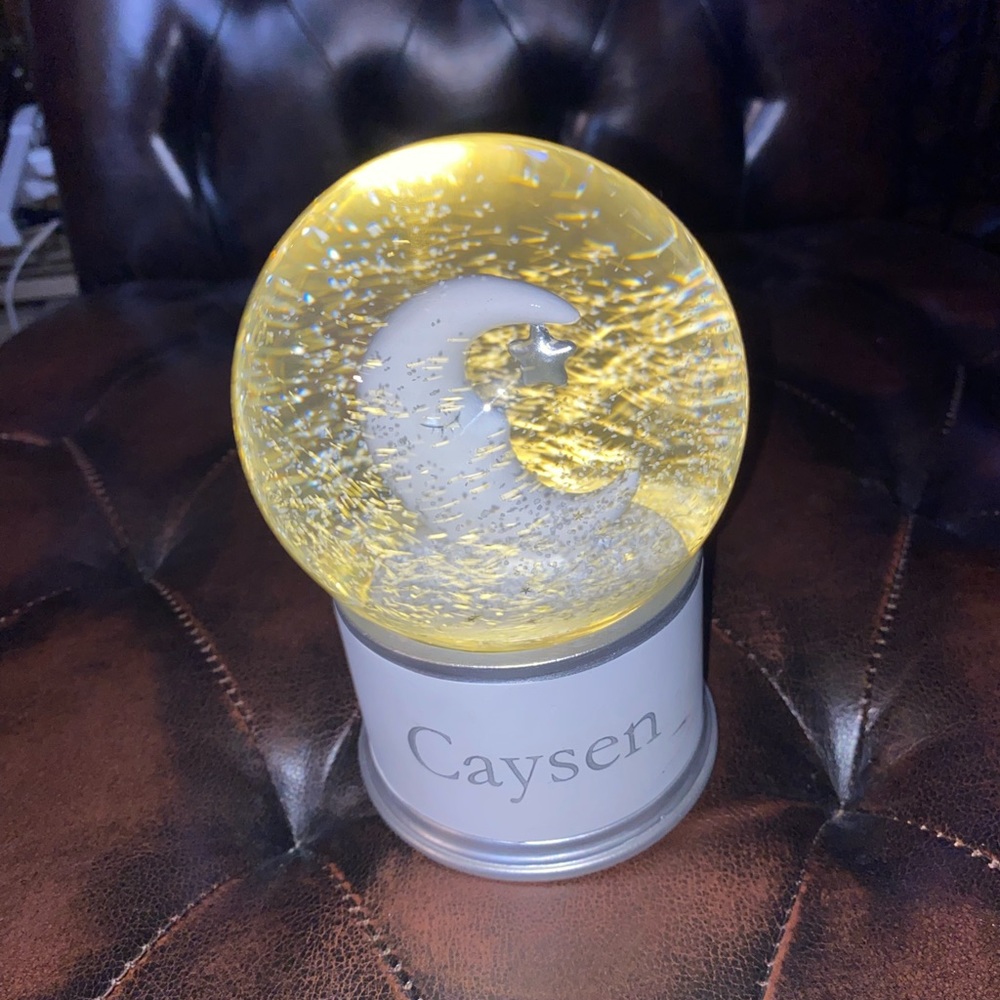 Sleepy Moon Light-Up Snow Globe (CAYSEN)